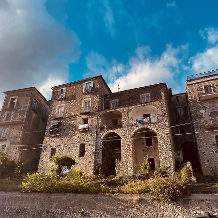 Rare Soggiorno Elegante Vibonati Exterior photo